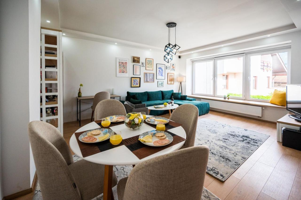 Spacious And Bright 2Bdr Apartment In The Old Town SJJ Exteriör bild