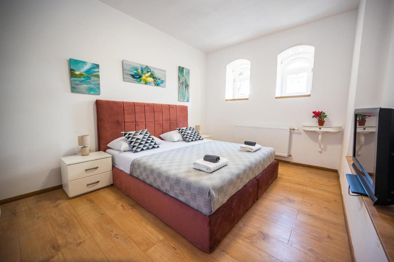 Spacious And Bright 2Bdr Apartment In The Old Town SJJ Exteriör bild