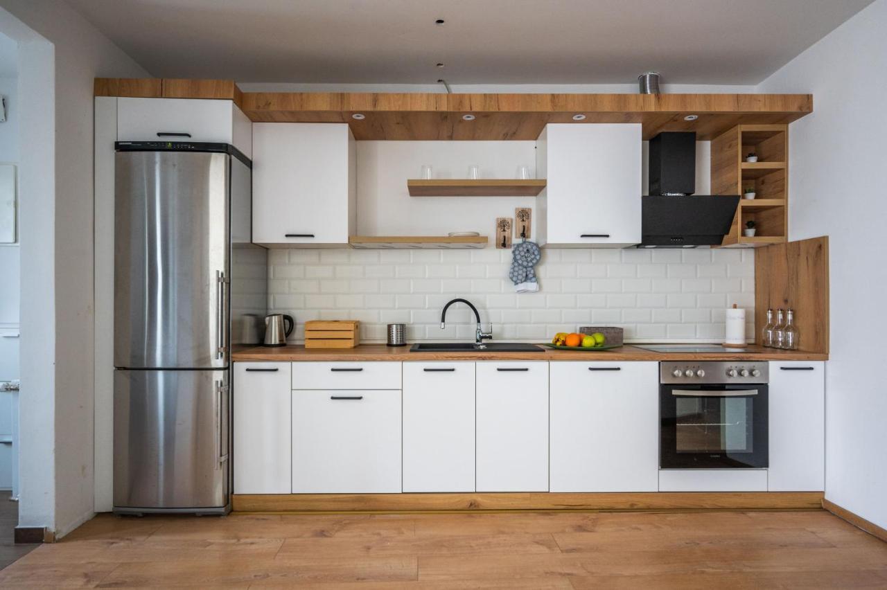 Spacious And Bright 2Bdr Apartment In The Old Town SJJ Exteriör bild