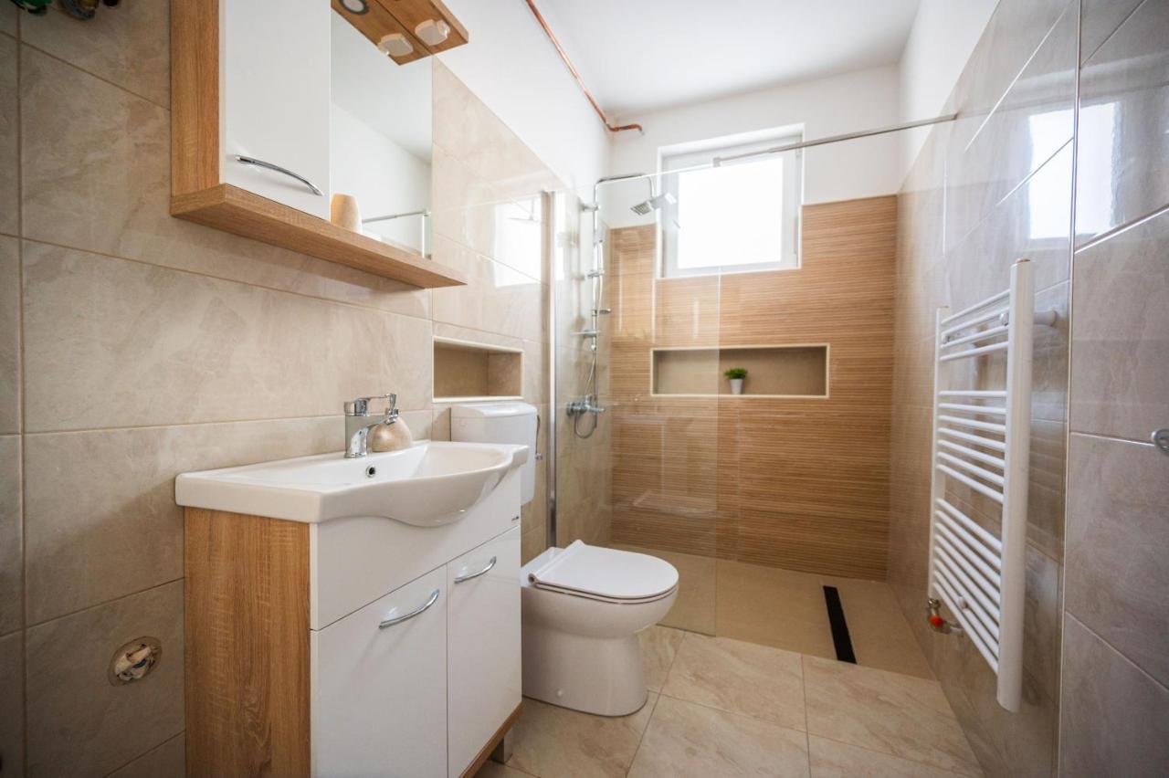 Spacious And Bright 2Bdr Apartment In The Old Town SJJ Exteriör bild
