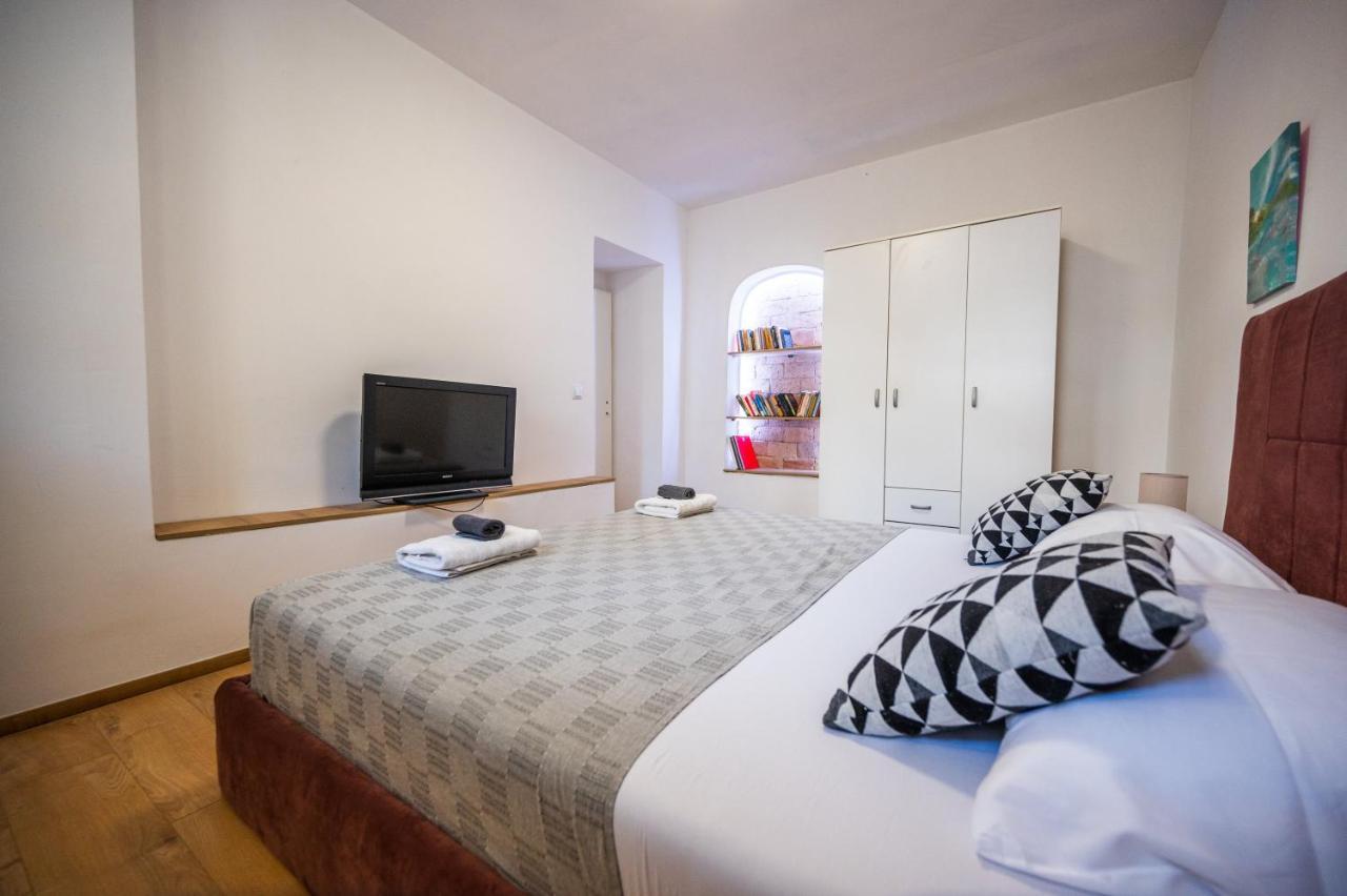 Spacious And Bright 2Bdr Apartment In The Old Town SJJ Exteriör bild