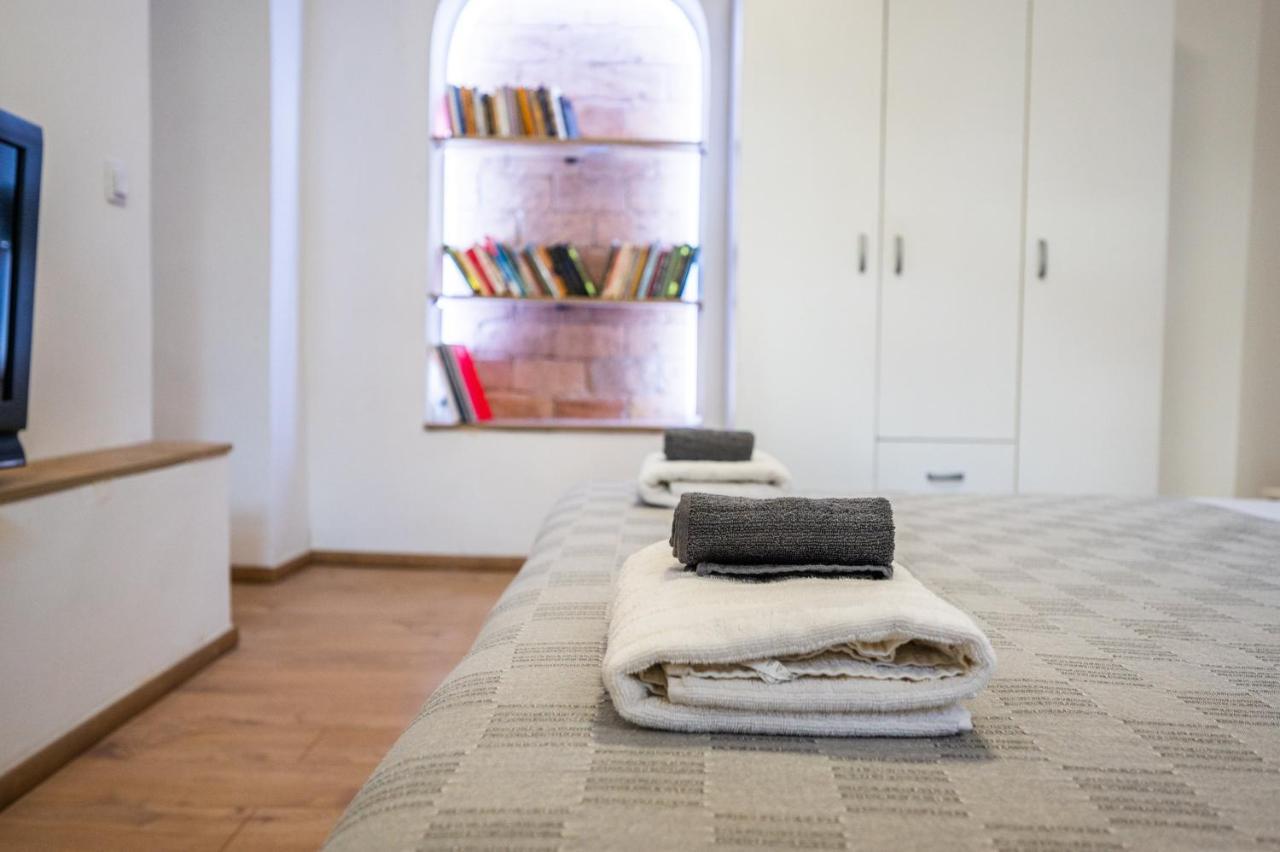 Spacious And Bright 2Bdr Apartment In The Old Town SJJ Exteriör bild